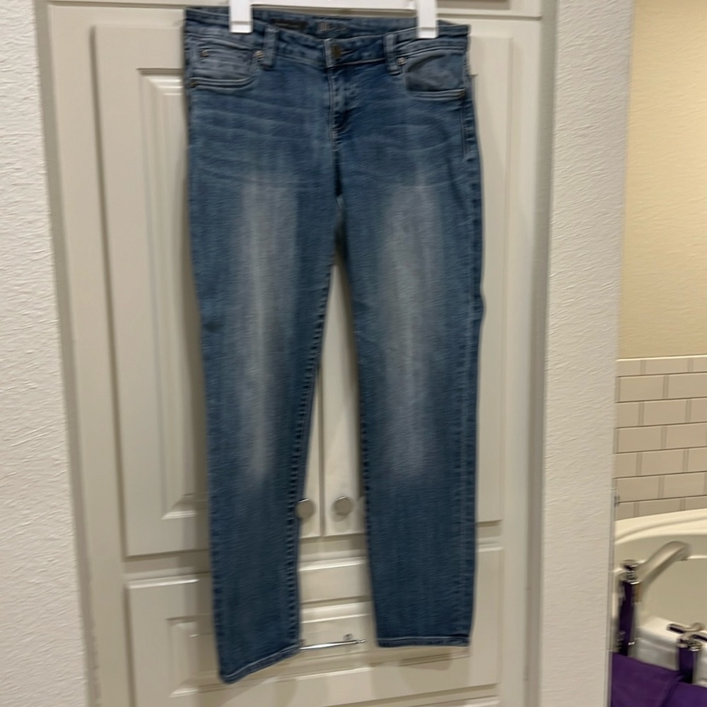 Kut from the Kloth Women's Boyfriend Jeans - Light/Medium Blue Wash